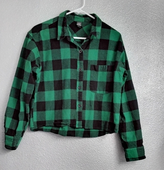 Wild Fable Women's Buffalo Check Flannel Cropped Shirt.   Size M - Picture 1 of 3